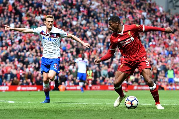 他与伴侣迎 他与伴侣迎